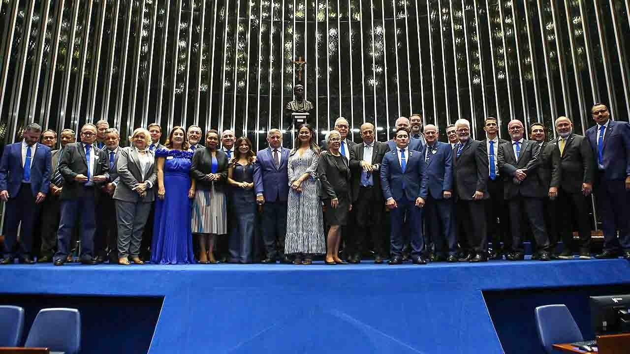 Leia mais sobre o artigo Sessão Solene no Senado homenageia profissionais de Administração